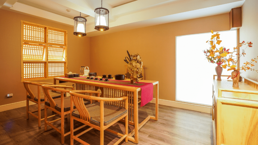 鬧市一隅新中式茶館 倉儲服務(wù)何以成年輕人新寵？